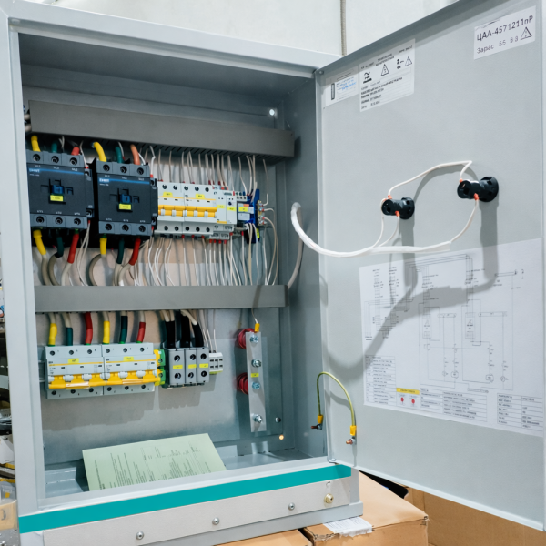 Щит аварийного переключения ЩАВР8303-130121 80А 10кА 400V схема 2-1 контакторы IP31 — фото, характеристики