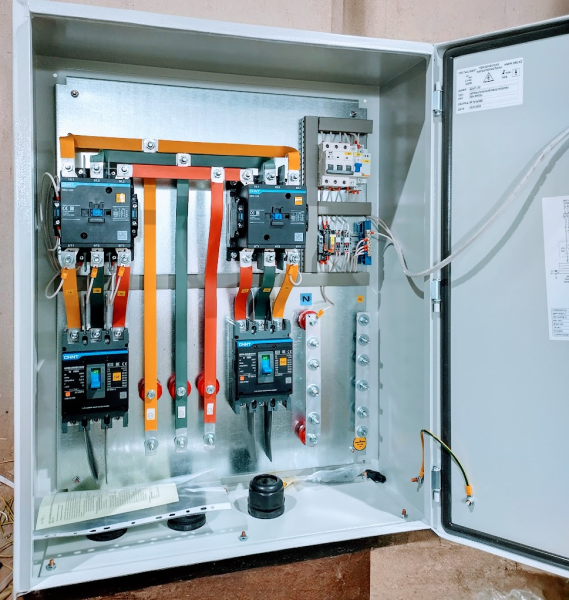 Щит аварийного переключения ШАВР8304-110221 250А 10кА 400V схема 2-1 контакторы IP31 IEK/CHINT — фото, характеристики
